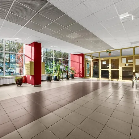 Zelazna Cozy Nest By Bookinghost