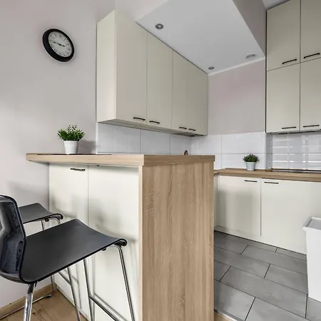 Apartment Zelazna Cozy Nest By Bookinghost Warschau