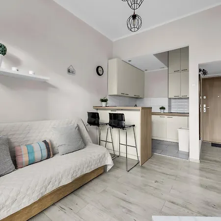 Zelazna Cozy Nest By Bookinghost