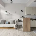 Zelazna Cozy Nest By Bookinghost דירה