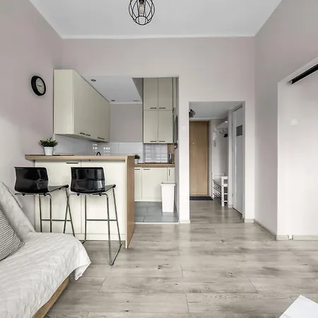 Zelazna Cozy Nest By Bookinghost *