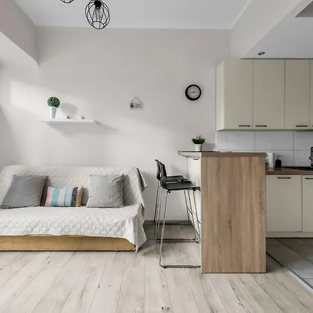 Zelazna Cozy Nest By Bookinghost Apartment