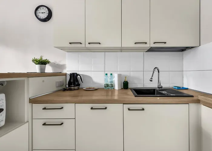 Zelazna Cozy Nest By Bookinghost * Warszawa