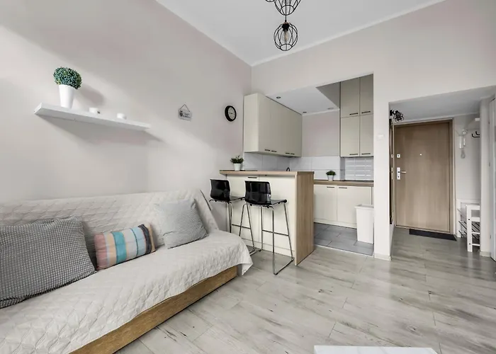 Zelazna Cozy Nest By Bookinghost